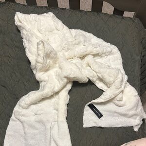 Jones New York Cream Knit Scarf